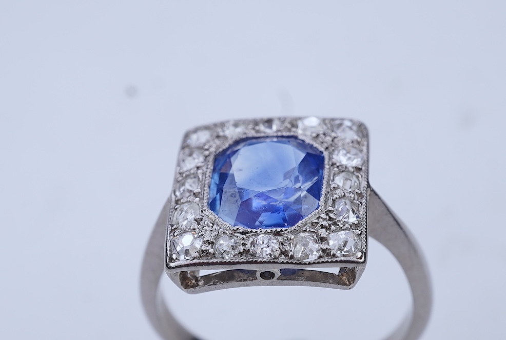 A Kashmir sapphire and diamond ring, early 20th century